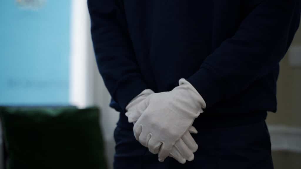 What Is A White-Glove Moving Service?