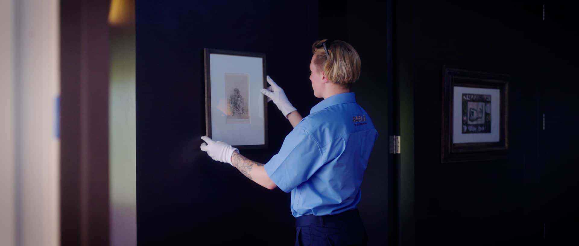 moving fine art internationally